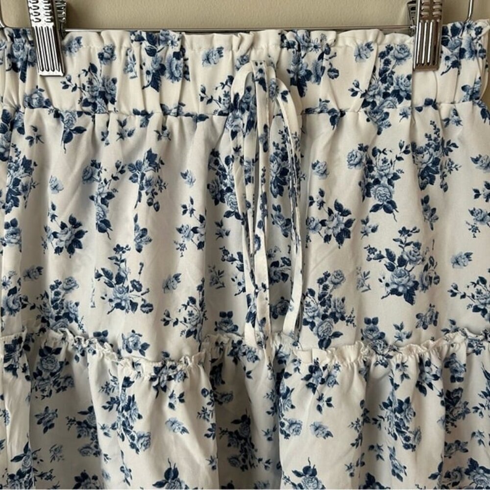 NWOT SHEIN Holidaya Floral Print Ruffle Hem Blue White Skirt Women’s Size Small - Picture 5 of 9